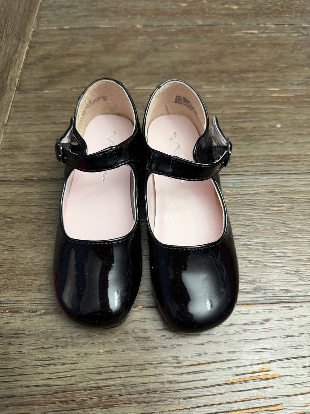 Nina Black Patent Mary Jane Dress Shoes with Pink Insole 8.5W